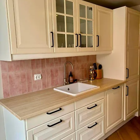 Modern 3-bedroom In The Heart Of *
