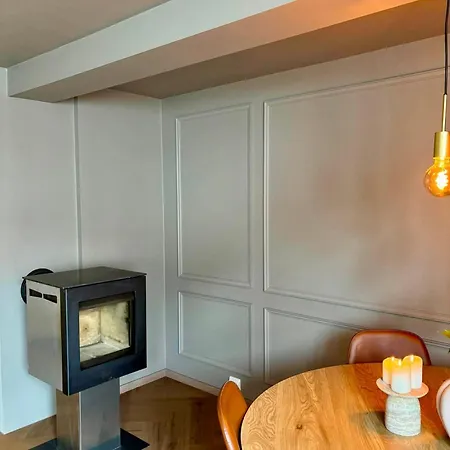Modern 3-bedroom In The Heart Of Apartment